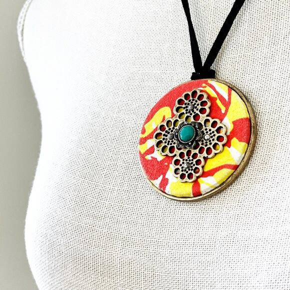 Lucky Brand Peacock Reversible Fabric Medallion Necklace - Picture 7 of 7